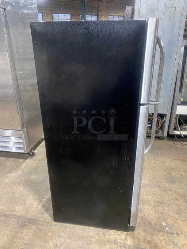 Frigidaire By Electrolux Home Products Commercial Stainless Steel Dual Section Reach In Refrigerator/Freezer Combo! With Clear Drawers & Adjustable Shelves! Model: FFTR1821QS3 SN: BA60512204! 115V 1 Phase! - Image 2 of 9