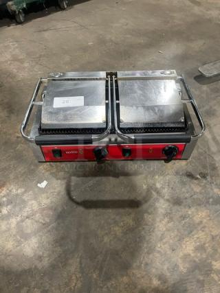Avantco Commercial Stainless Steel Electric Powered Countertop Dual Panini/Sandwich Press Grill! With Grooved Cast Iron Grate Plates! With Thermostatic Controls! Model: 177PG400 SN: CK-230628R-1376! 120V X2!