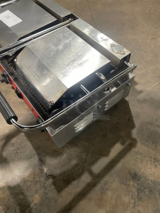 Avantco Commercial Stainless Steel Electric Powered Countertop Dual Panini/Sandwich Press Grill! With Grooved Cast Iron Grate Plates! With Thermostatic Controls! Model: 177PG400 SN: CK-230628R-1376! 120V X2! - Image 3 of 8
