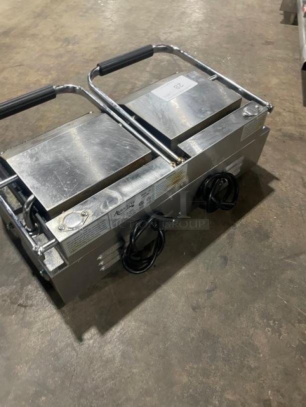 Avantco Commercial Stainless Steel Electric Powered Countertop Dual Panini/Sandwich Press Grill! With Grooved Cast Iron Grate Plates! With Thermostatic Controls! Model: 177PG400 SN: CK-230628R-1376! 120V X2! - Image 4 of 8