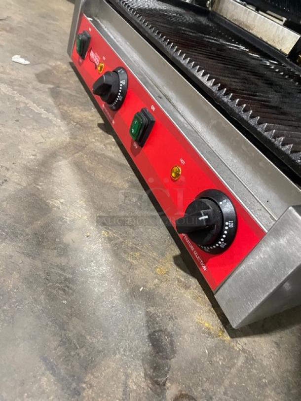 Avantco Commercial Stainless Steel Electric Powered Countertop Dual Panini/Sandwich Press Grill! With Grooved Cast Iron Grate Plates! With Thermostatic Controls! Model: 177PG400 SN: CK-230628R-1376! 120V X2! - Image 6 of 8
