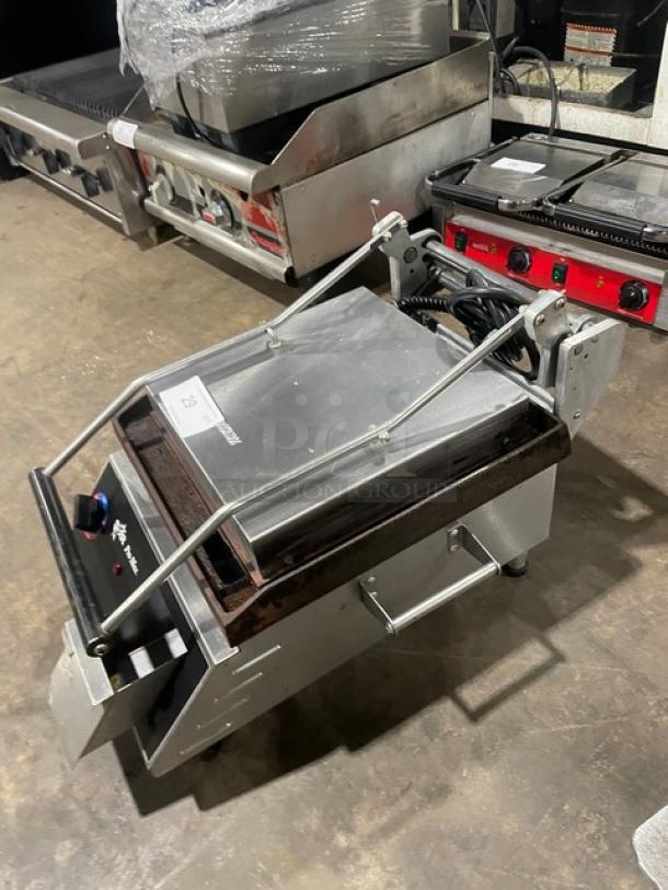 Star Pro-Max Series Commercial Stainless Steel Electric Powered Countertop Panini/Sandwich Press Grill! With Upper Grooved/Lower Smooth Cast Iron Grate Plates! On Legs! - Image 2 of 9