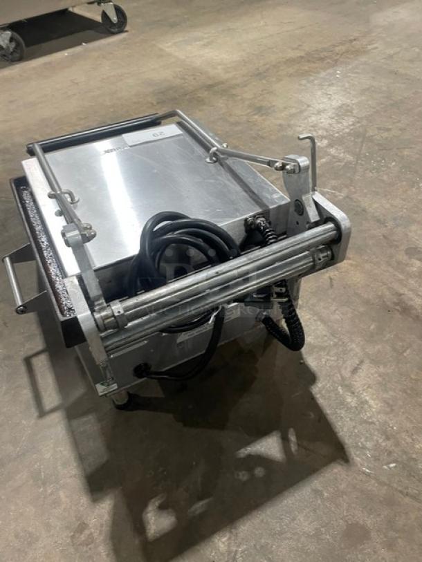 Star Pro-Max Series Commercial Stainless Steel Electric Powered Countertop Panini/Sandwich Press Grill! With Upper Grooved/Lower Smooth Cast Iron Grate Plates! On Legs! - Image 3 of 9