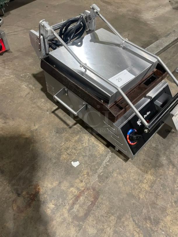 Star Pro-Max Series Commercial Stainless Steel Electric Powered Countertop Panini/Sandwich Press Grill! With Upper Grooved/Lower Smooth Cast Iron Grate Plates! On Legs! - Image 4 of 9