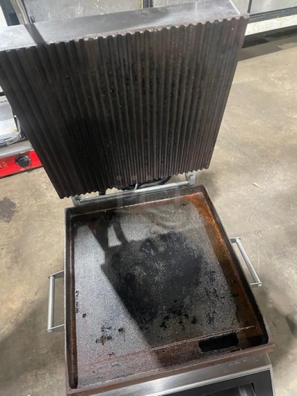 Star Pro-Max Series Commercial Stainless Steel Electric Powered Countertop Panini/Sandwich Press Grill! With Upper Grooved/Lower Smooth Cast Iron Grate Plates! On Legs! - Image 5 of 9