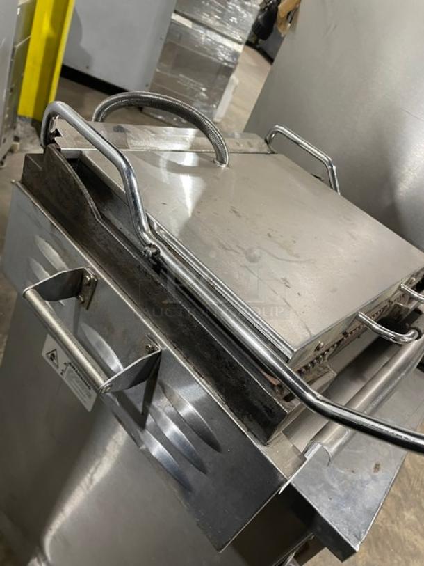 Eurodib Commercial Stainless Steel Electric Powered Countertop Panini/Sandwich Press Grill! With Grooved Grate Plates! With Handles! Model: SFE02345-120! 120V 1 Phase! - Image 3 of 8