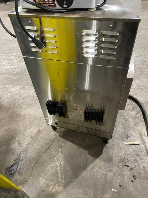 Bunn Starbucks Style Commercial Stainless Steel Countertop Dual Soft Heat Coffee Brewer! With Hot Water Dispenser! Model: DUAL SH DBC SN: DUAL085099! 120/208V 1 Phase! On Legs! - Image 4 of 7