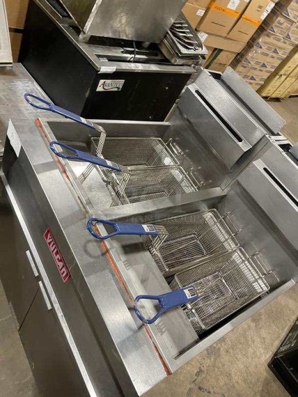 Vulcan Commercial Stainless Steel Natural Gas Powered Double Bay Deep Fat Fryer! With Back Splash & Basket Hangers! With Frying Baskets! Model: 2GR45MF SN: 48-1650173! On Casters! - Image 5 of 12