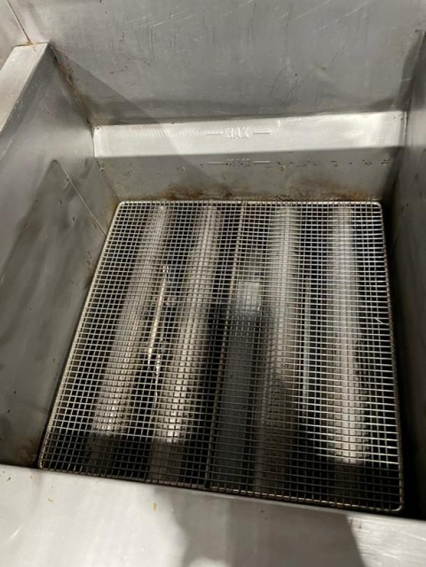 Vulcan Commercial Stainless Steel Natural Gas Powered Double Bay Deep Fat Fryer! With Back Splash & Basket Hangers! With Frying Baskets! Model: 2GR45MF SN: 48-1650173! On Casters! - Image 7 of 12
