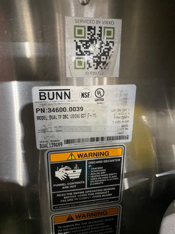 Bunn ThermoFresh Series Commercial Stainless Steel Countertop Dual Coffee Brewer! With Hot Water Dispenser! With Digital Brewer Controls! With Brew Basket & 2 Bunn ThermoFresh Servers/Base! Model: Dual TF DBC SN: DUAL139609! 120/208-240V 1 Phase! on Legs! - Image 6 of 8