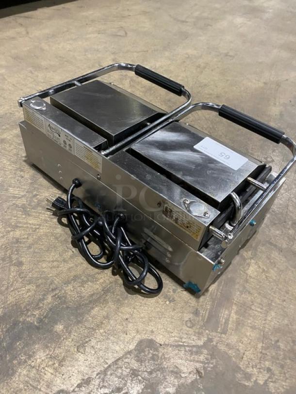 Avantco Commercial Stainless Steel Electric Powered Countertop Dual Panini/Sandwich Press Grill! With Thermostatic Controls! With Upper & Lower Grooved Grates! Model: 177PG400 SN: CK-230628R-1168! 120V 1 Phase! - Image 4 of 8