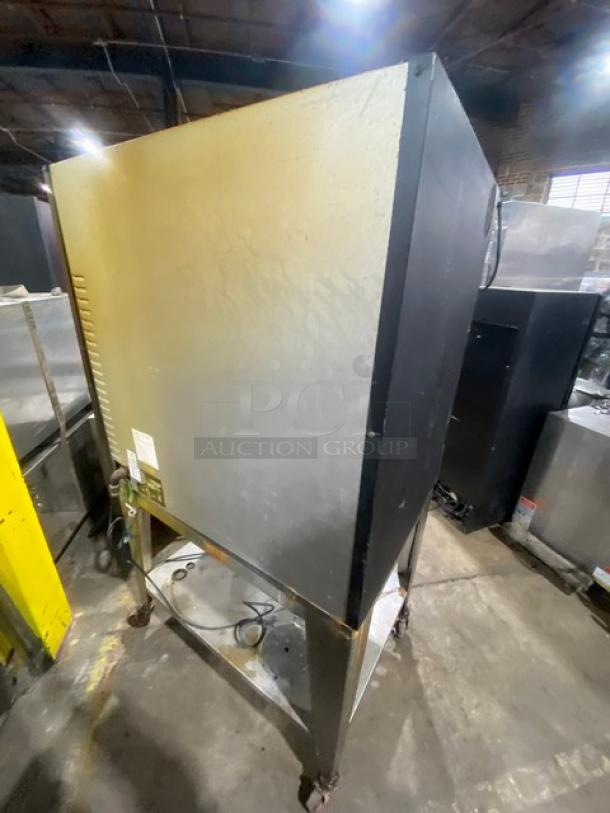 Cleveland Range Boston Market Style Commercial Stainless Steel Natural Gas Powered Open Display Rotisserie Convection Oven! With Single Undershelf Base! Model: BMR32 SN: WC98203-06I-01! 115V 1 Phase! On Casters! - Image 4 of 8