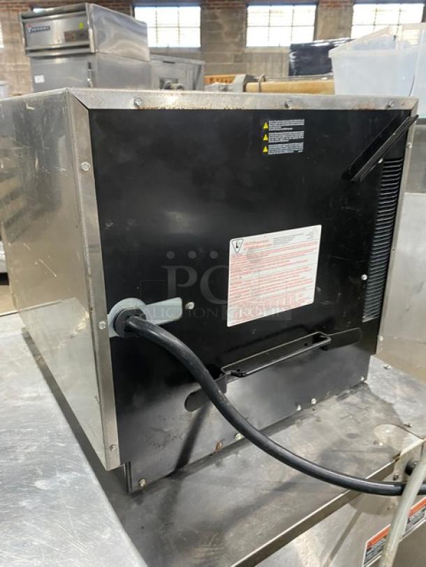 MenuMaster Commercial Stainless Steel Countertop Microwave Oven! With Programable Touch Pad! Model: MRC30S2 SN: 1812140122! 208/240V! - Image 4 of 8