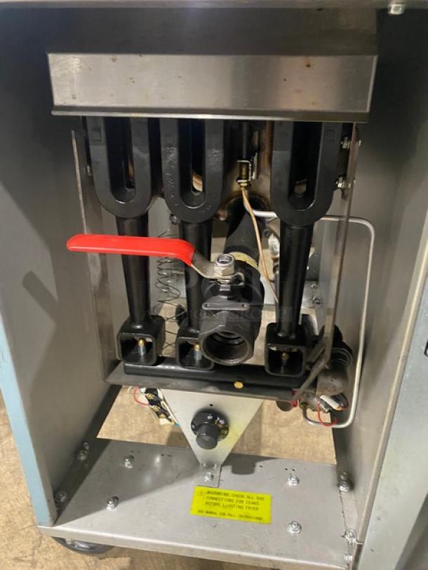 Cooler Depot USA Commercial Stainless Steel Liquid Propane Powered Deep Fat Fryer! With Back Splash & Basket Hanger! With 2 Frying Baskets! Model: CCF3-LPG SN: 2024000VIV230428230500019! On Casters! - Image 6 of 8