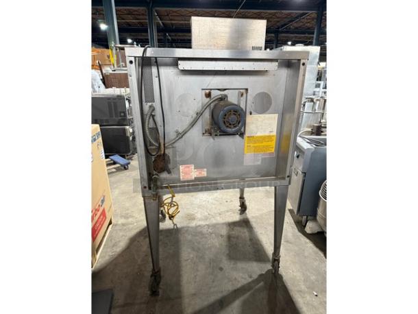 Blodgett Commercial Stainless Steel Natural Gas Powered Single Stack Convection Oven! With Wired Oven Racks! On Legs With Casters! - Image 4 of 7