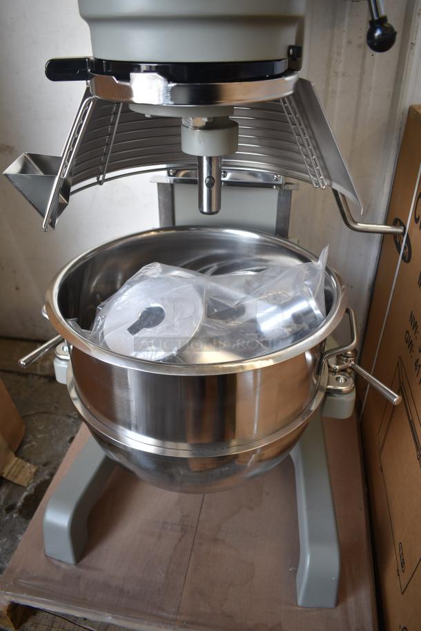 BRAND NEW SCRATCH AND DENT! 2024 Globe SP30 Metal Commercial Floor Style 30 Quart Planetary Dough Mixer w/ Stainless Steel Mixing Bowl, Bowl Guard, Dough Hook, Paddle and Whisk Attachments. 115 Volts, 1 Phase. - Image 6 of 10