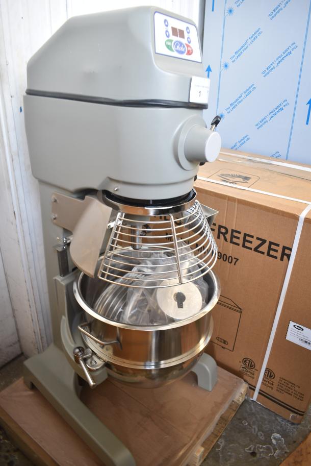 BRAND NEW SCRATCH AND DENT! 2024 Globe SP30 Metal Commercial Floor Style 30 Quart Planetary Dough Mixer w/ Stainless Steel Mixing Bowl, Bowl Guard, Dough Hook, Paddle and Whisk Attachments. 115 Volts, 1 Phase. - Image 7 of 10