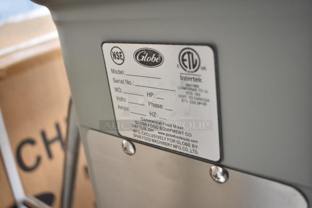 BRAND NEW SCRATCH AND DENT! 2024 Globe SP30 Metal Commercial Floor Style 30 Quart Planetary Dough Mixer w/ Stainless Steel Mixing Bowl, Bowl Guard, Dough Hook, Paddle and Whisk Attachments. 115 Volts, 1 Phase. - Image 9 of 10