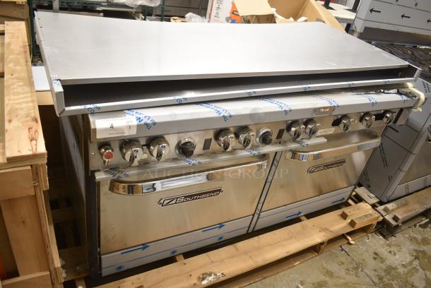 BRAND NEW SCRATCH AND DENT! Southbend 4601DD-2GR Stainless Steel Commercial Natural Gas Powered 6 Burner Range w/ Flat Top Griddle and 2 Ovens. - Image 2 of 12