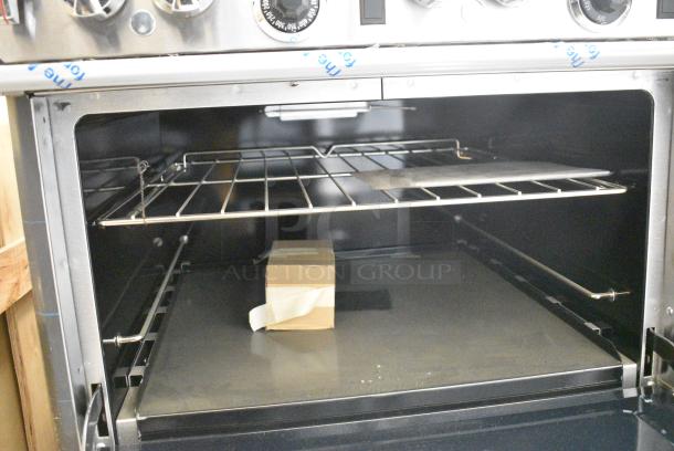 BRAND NEW SCRATCH AND DENT! Southbend 4601DD-2GR Stainless Steel Commercial Natural Gas Powered 6 Burner Range w/ Flat Top Griddle and 2 Ovens. - Image 8 of 12