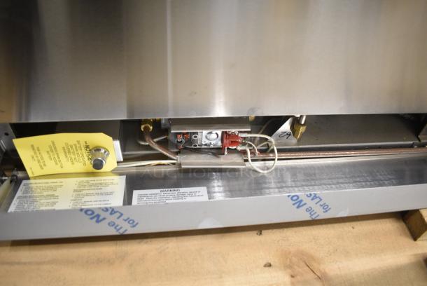 BRAND NEW SCRATCH AND DENT! Southbend 4601DD-2GR Stainless Steel Commercial Natural Gas Powered 6 Burner Range w/ Flat Top Griddle and 2 Ovens. - Image 10 of 12