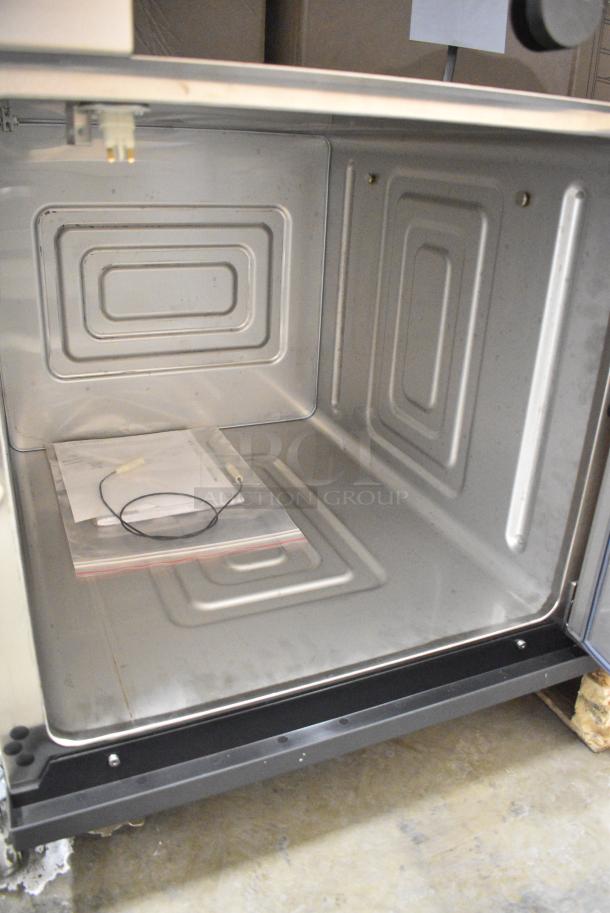 BRAND NEW SCRATCH AND DENT! 2022 Alto Shaam 750-TH Stainless Steel Undercounter Cook and Hold Oven on Commercial Casters. 208-240 Volts, 1 Phase. - Image 4 of 8