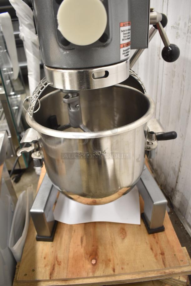 BRAND NEW SCRATCH AND DENT! Avantco 177MX10H Metal Commercial 10 Quart Planetary Dough Mixer w/ Stainless Steel Mixing Bowl, Bowl Guard, Dough Hook, Whisk and Paddle Attachments. 120 Volts, 1 Phase. Tested and Working! - Image 5 of 9
