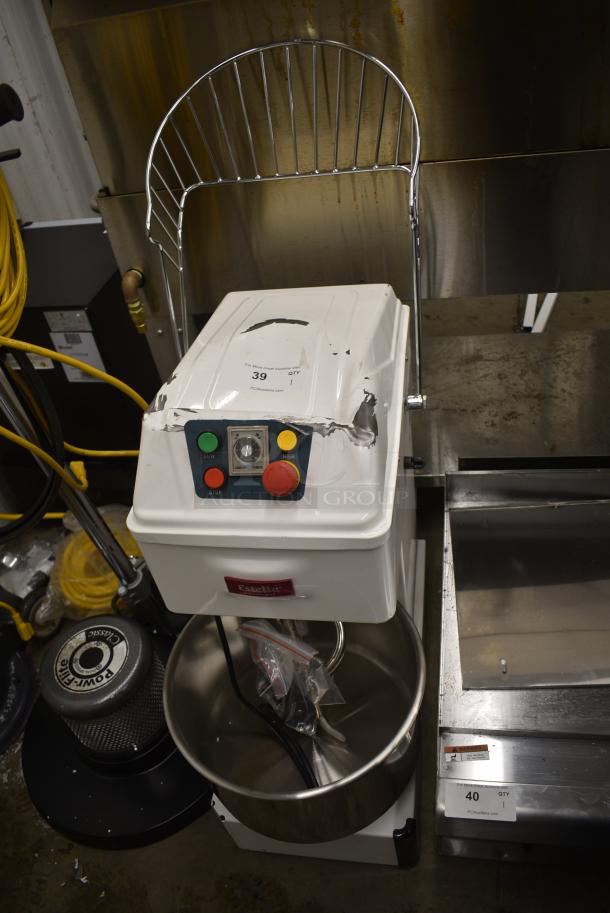 BRAND NEW SCRATCH AND DENT! Estella 348SM20 Metal Commercial 20 Qt. / 28 lb. Two-Speed Spiral Dough Mixer w/ Stainless Steel Mixing Bowl, Bowl Guard and Dough Hook Attachment. 120 Volts, 1 Phase. - Image 5 of 7