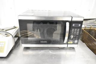Black & Decker EM031M2SD Countertop Microwave Oven. 120 Volts, 1 Phase.