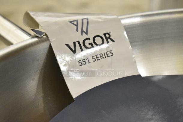2 BRAND NEW SCRATCH AND DENT! Vigor 473SSFRY16 SS1 Series 16" Stainless Steel Fry Pan with Aluminum-Clad Bottom and Helper Handle. 2 Times Your Bid! - Image 5 of 5