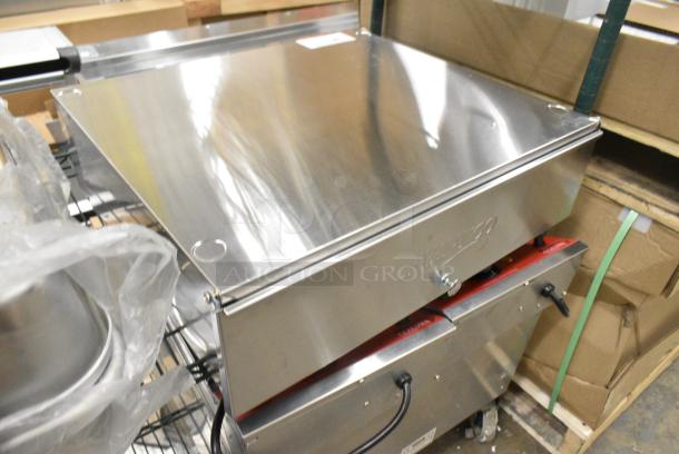 BRAND NEW SCRATCH AND DENT! Avantco Stainless Steel Commercial Countertop Case. - Image 2 of 4