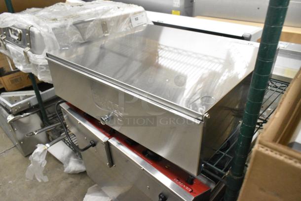 BRAND NEW SCRATCH AND DENT! Avantco Stainless Steel Commercial Countertop Case. - Image 3 of 4