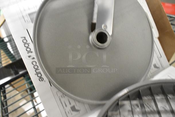 2 BRAND NEW SCRATCH AND DENT! Robot Coupe Food Processor Blades; Slicing and 28120 Dicing Grid.  2 Times Your Bid! - Image 3 of 3