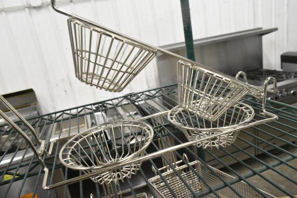 BRAND NEW SCRATCH AND DENT! 407FBTACCUP6 Choice 6" Tortilla Double Taco Cup Fry Basket - Image 3 of 4