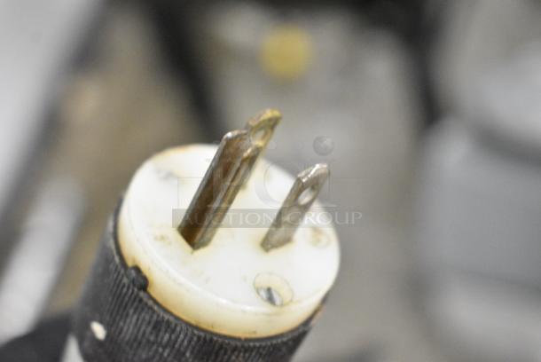 Berkel X13AE-PLUS Stainless Steel Commercial Countertop Meat Slicer. 120 Volts, 1 Phase. Tested and Working! - Image 5 of 6