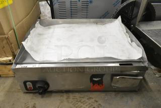 Vollrath Cayenne FTA 8024 Stainless Steel Commercial Countertop Electric Powered Flat Top Griddle. 220 Volts, 1 Phase.