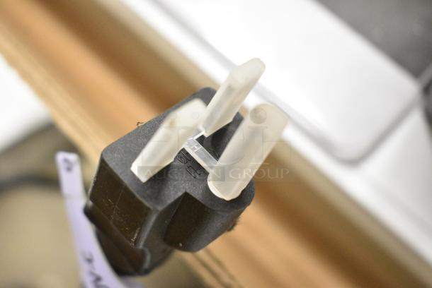 Vollrath Cayenne FTA 8024 Stainless Steel Commercial Countertop Electric Powered Flat Top Griddle. 220 Volts, 1 Phase. - Image 6 of 7