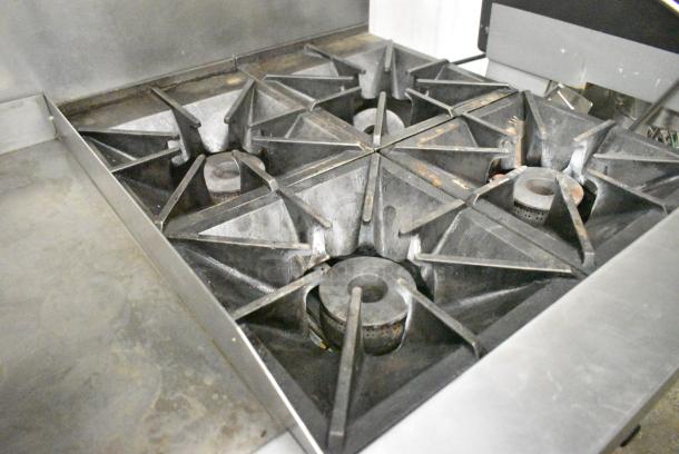 Southbend S60DD-3GL Stainless Steel Commercial Natural Gas Powered Flat Top Griddle w/ 4 Burner Range, 2 Ovens, Over Shelf and Back Splash. - Image 5 of 10