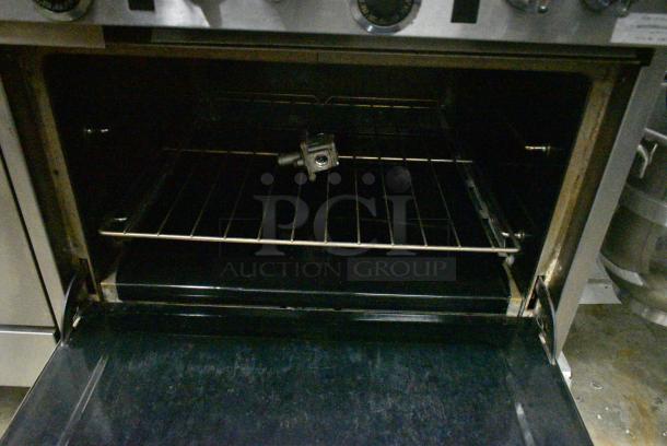 Southbend S60DD-3GL Stainless Steel Commercial Natural Gas Powered Flat Top Griddle w/ 4 Burner Range, 2 Ovens, Over Shelf and Back Splash. - Image 8 of 10