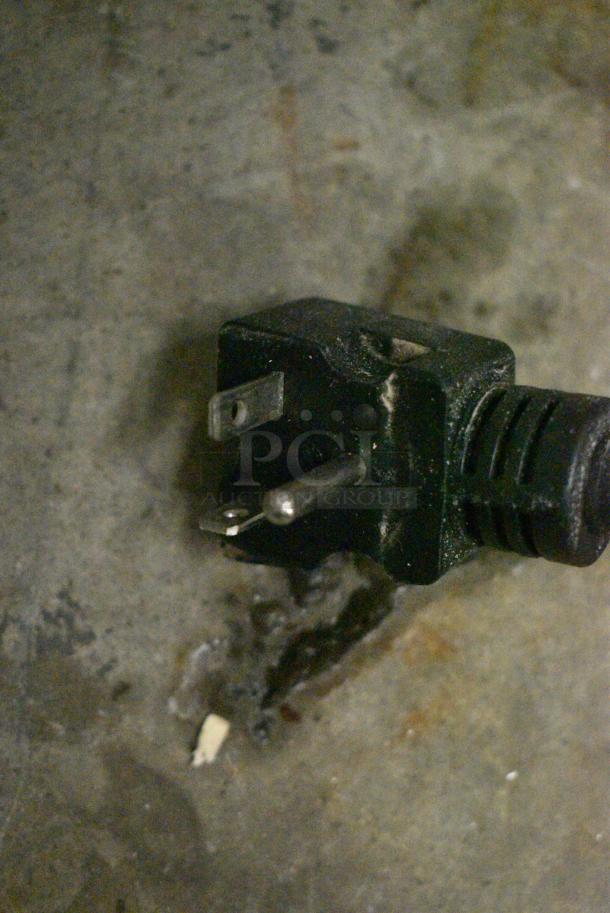 PrepPal GEM130 Metal Commercial Floor Style 30 Quart Planetary Dough Mixer w/ Stainless Steel Mixing Bowl, Bowl Guard, Dough Hook, Paddle and Whisk Attachments. 110 Volts, 1 Phase. Cannot Test Due To Plug Style - Image 6 of 7