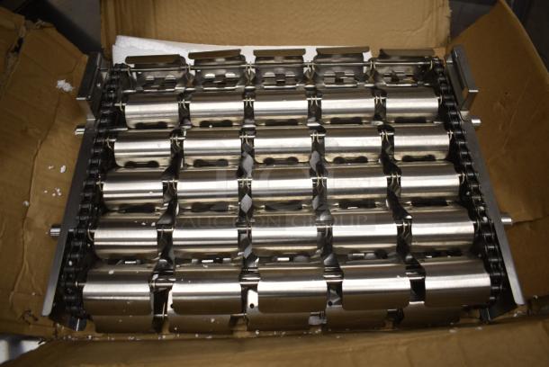 BRAND NEW SCRATCH AND DENT! Stainless Steel Commercial Vertical Conveyor Toaster Piece. - Image 1 of 3