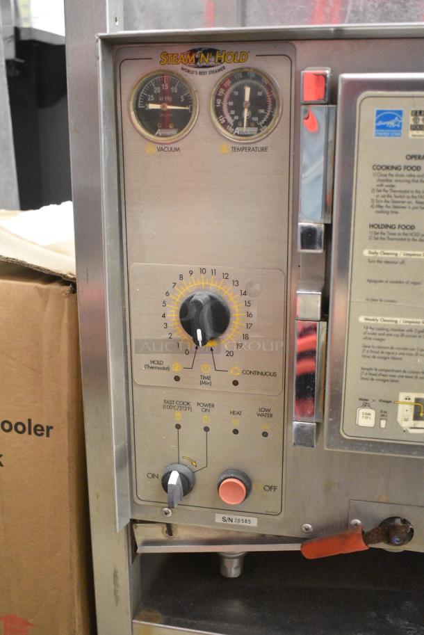 AccuTemp S32083D1205135 Stainless Steel Commercial Electric Powered Single Deck Steam Cabinet on Equipment Stand w/ Commercial Casters. 208 Volts, 3 Phase. - Image 7 of 10