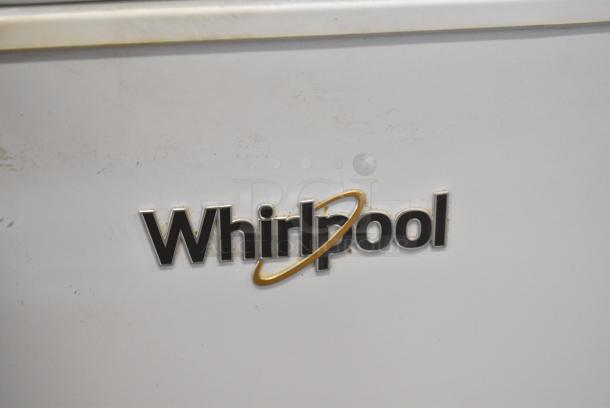 Whirlpool WZC5216LW Metal Chest Freezer w/ Hinge Lid. 115 Volts, 1 Phase. Tested and Working! - Image 2 of 5