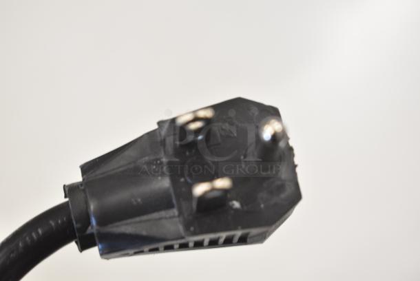 Whirlpool WZC5216LW Metal Chest Freezer w/ Hinge Lid. 115 Volts, 1 Phase. Tested and Working! - Image 4 of 5