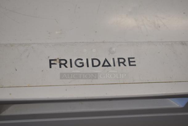 Frigidaire FFCL1542AW Metal Chest Freezer w/ Hinge Lid. 115 Volts, 1 Phase. Tested and Working! - Image 2 of 6