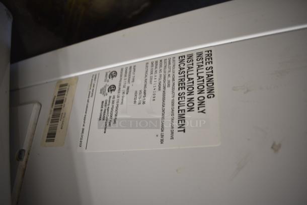 Frigidaire FFCL1542AW Metal Chest Freezer w/ Hinge Lid. 115 Volts, 1 Phase. Tested and Working! - Image 5 of 6