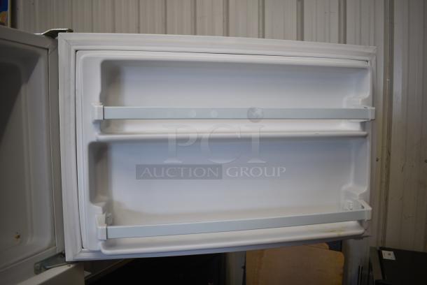 Whirlpool WRT311FZDW02 Cooler w/ Freezer. 115 Volts, 1 Phase. Tested and Working! - Image 4 of 9