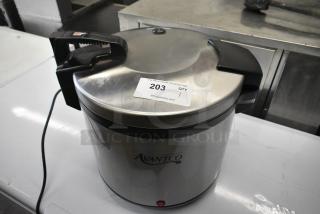 Avantco 177RW92 Stainless Steel Commercial Rice Warmer. 120 Volts, 1 Phase.