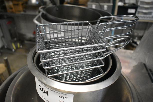 24 Various Metal Items Including Bowls. 24 Times Your Bid! - Image 2 of 3
