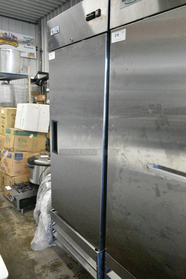 BRAND NEW SCRATCH AND DENT! 2024 Avantco 178A23RHC Stainless Steel Commercial Single Door Reach In Cooler w/ Poly Coated Racks on Commercial Casters. 115 Volts, 1 Phase. Tested and Working! - Image 3 of 6